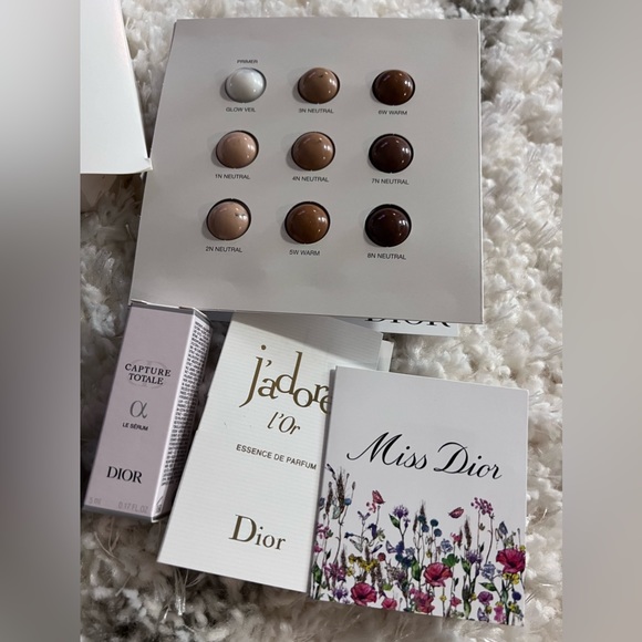 New Dior Beauty CD Logo Makeup Pouch Flat Black Authentic w/freebies - Picture 10 of 10